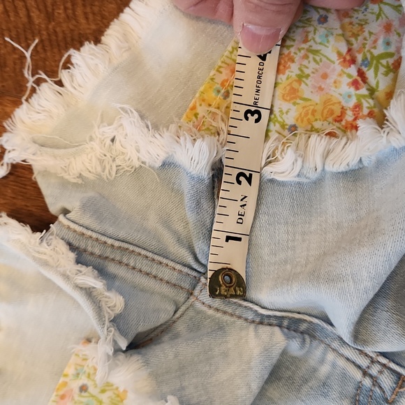 American Eagle Next Level Stretch High-Waisted Distressed Denim Shorts - Picture 11 of 11